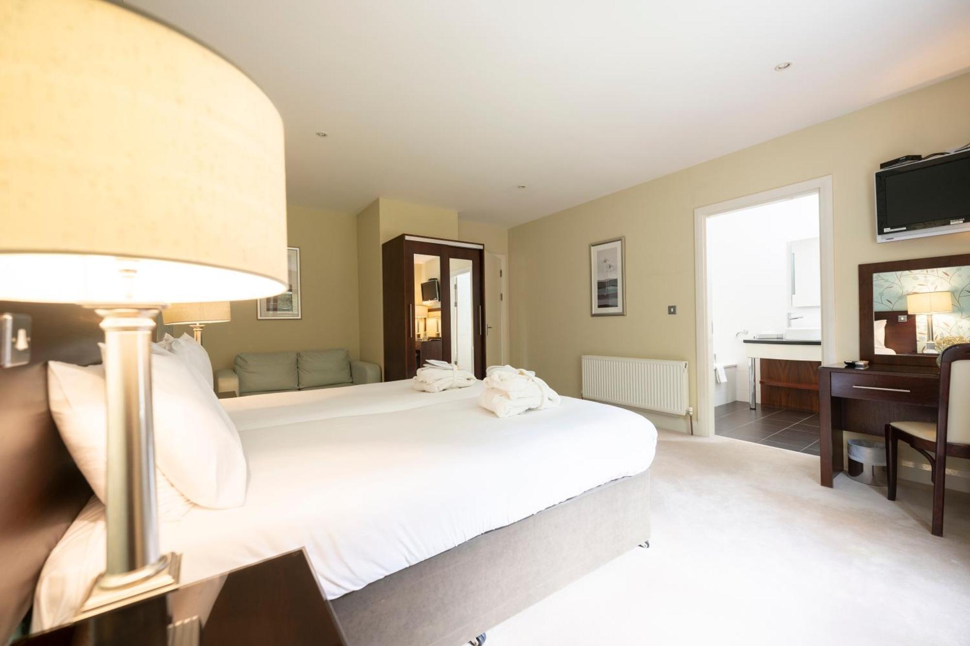 Kenmare Bay Hotel Lodges Cill Airne Exteriör bild